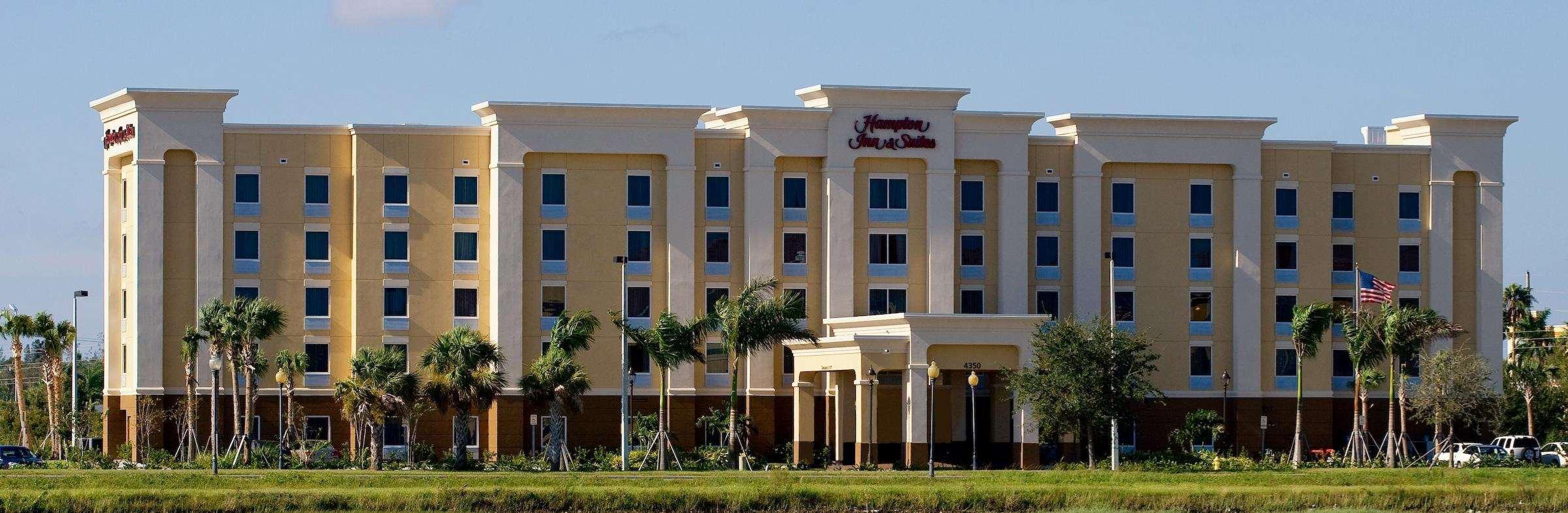 Hampton Inn & Suites Fort Myers-Colonial Boulevard Ngoại thất bức ảnh