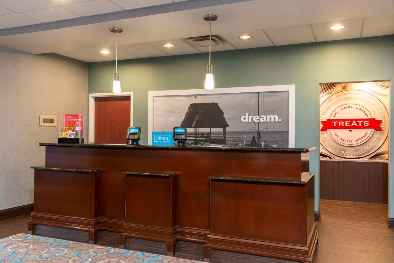 Hampton Inn & Suites Fort Myers-Colonial Boulevard Ngoại thất bức ảnh