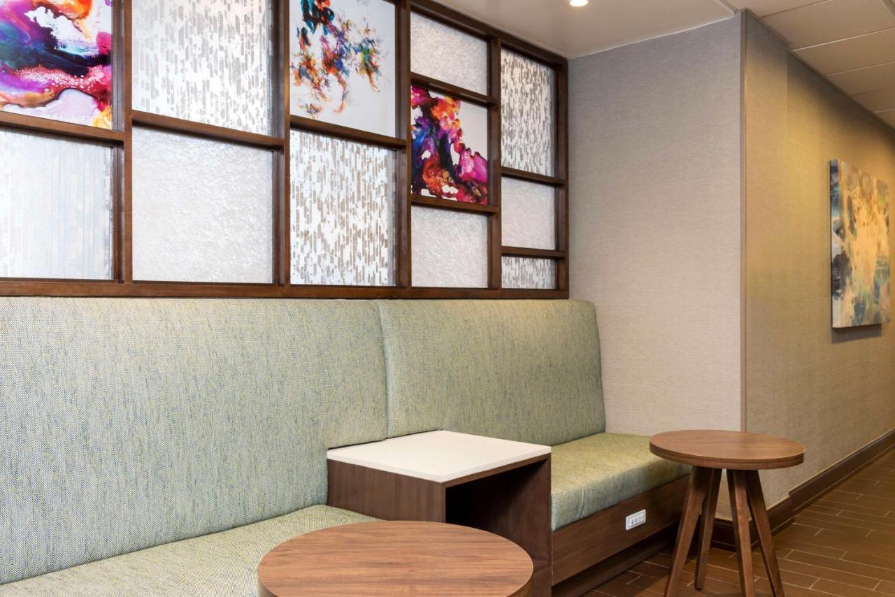Hampton Inn & Suites Fort Myers-Colonial Boulevard Ngoại thất bức ảnh