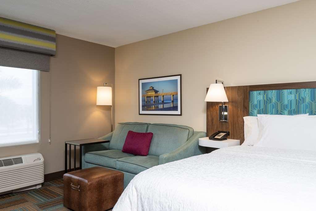 Hampton Inn & Suites Fort Myers-Colonial Boulevard Phòng bức ảnh